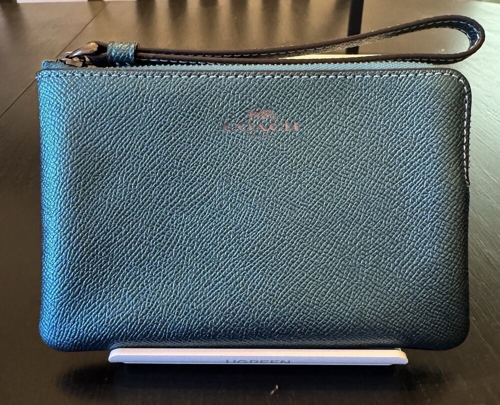 NWT Coach Corner Zip Wristlet In Metallic Green